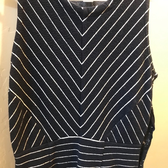 Old navy size small dress - Picture 4 of 8